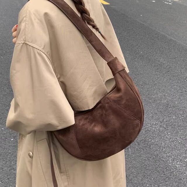Bag women's crossbody bag 2025 new autumn and winter style large capacity niche design high-end retro single shoulder dumpling bag