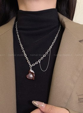 酒红色爱心项链~小众设计高级感毛衣链2025秋冬新款卫衣链女配饰A