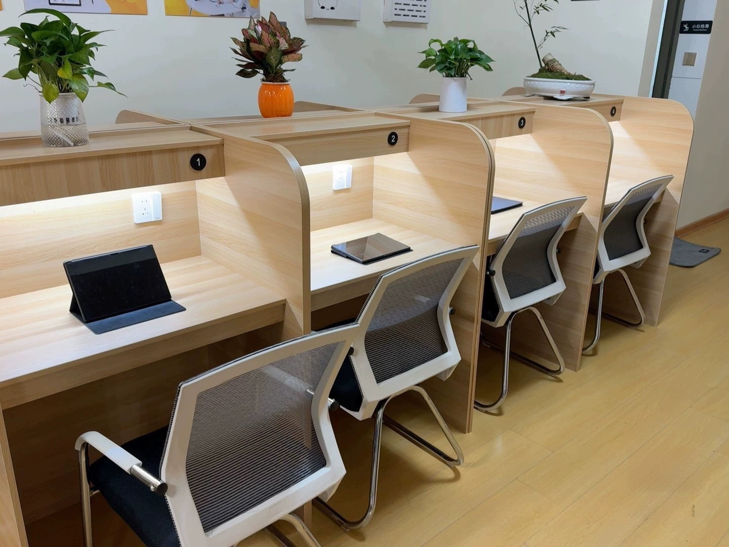 沉浸式学习桌自习室共享考研书桌隔断桌椅封闭式学生桌简约电脑桌,淘宝优惠券,粉丝福利购,淘宝优惠卷