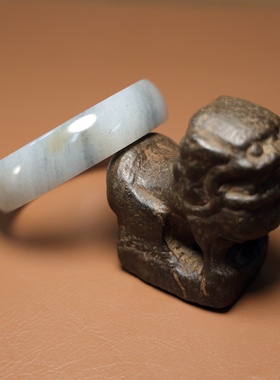 秋会长的和田玉手镯子青花玉籽料