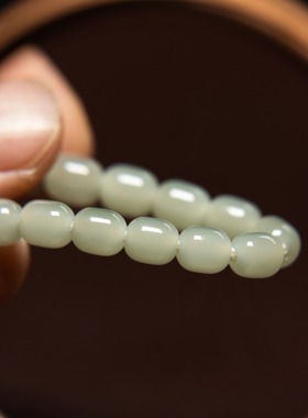和田玉新疆天然青白手持胶囊珠