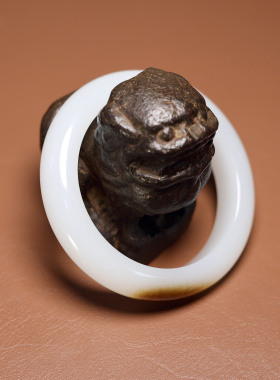 秋会长的和田玉手镯子且末料糖白