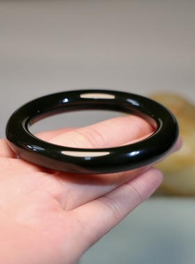 秋会长新疆和田玉黑青籽料手镯