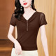 ເສື້ອຍືດຄໍ V-neck ສີດໍາອອກແບບລຸ່ມສໍາລັບແມ່ຍິງໃນລະດູຮ້ອນ
