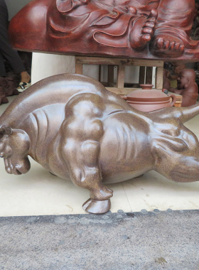 宜兴紫砂雕塑摆件风水水牛斗牛