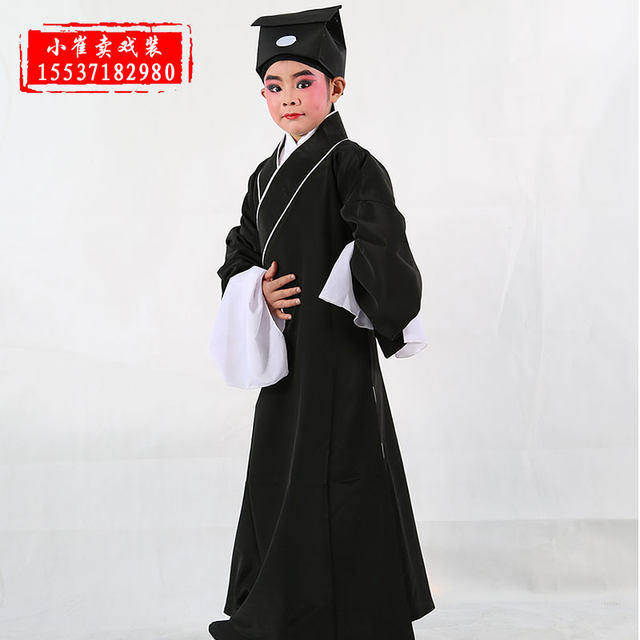 Excerpts of costumes for opera stage performances