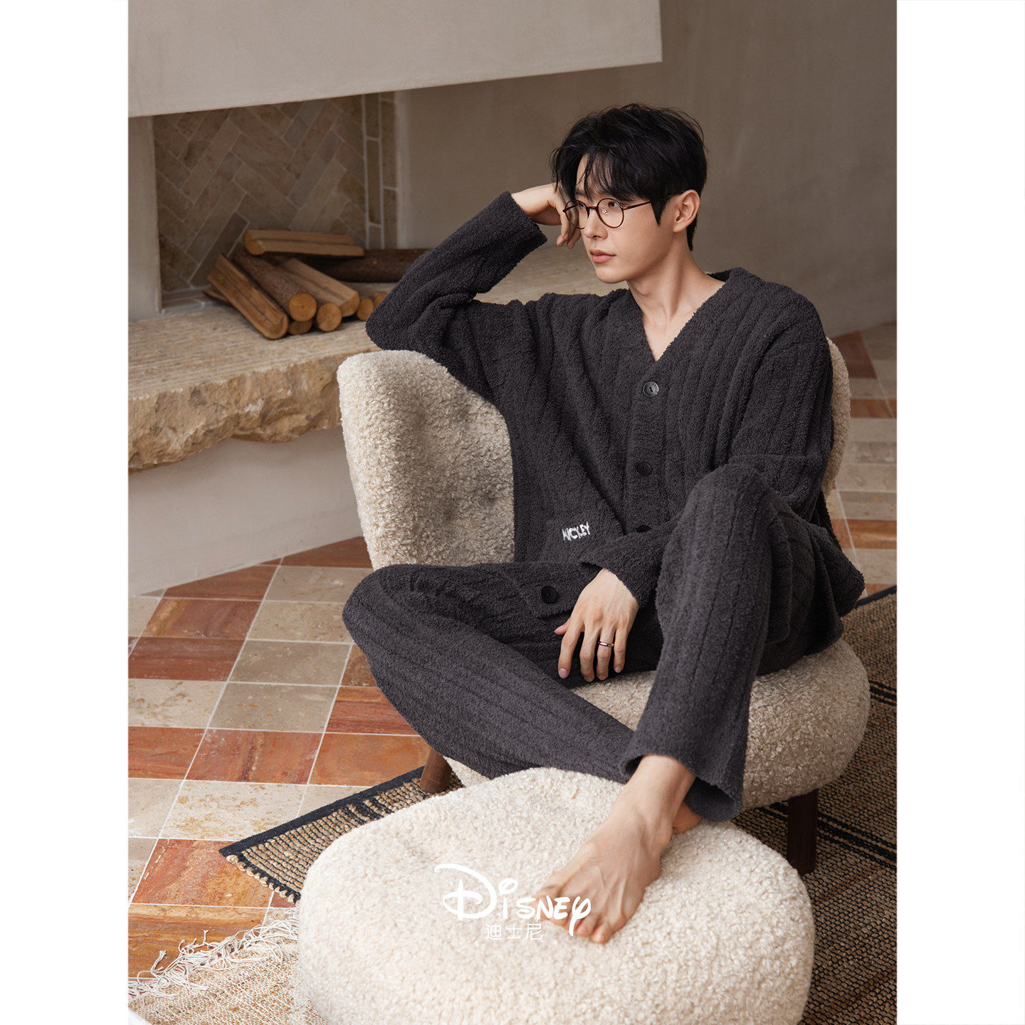 迪士尼珊瑚绒情侣睡衣女冬季保暖半边绒V领家居服男开衫加厚套装,淘宝优惠券,粉丝福利购,淘宝优惠卷