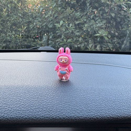 labubu拉布布汽车摆件中控台装饰品可爱卡通公仔玩偶桌面小摆件 - 图2