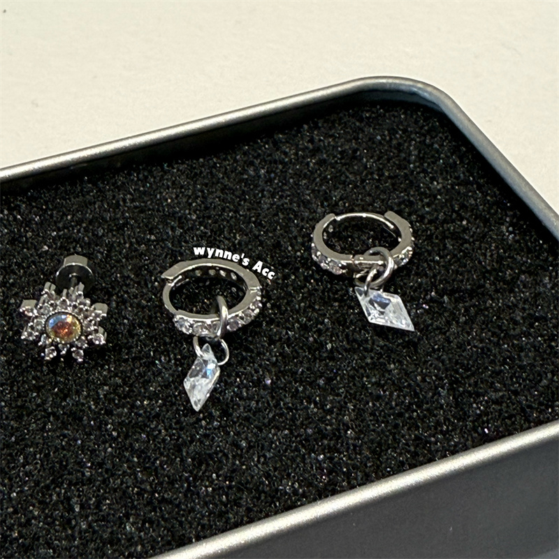 WYNNE’S菱形风筝耳圈水滴七彩雪花耳钉气质百搭耳环多耳洞气质款 - 图1