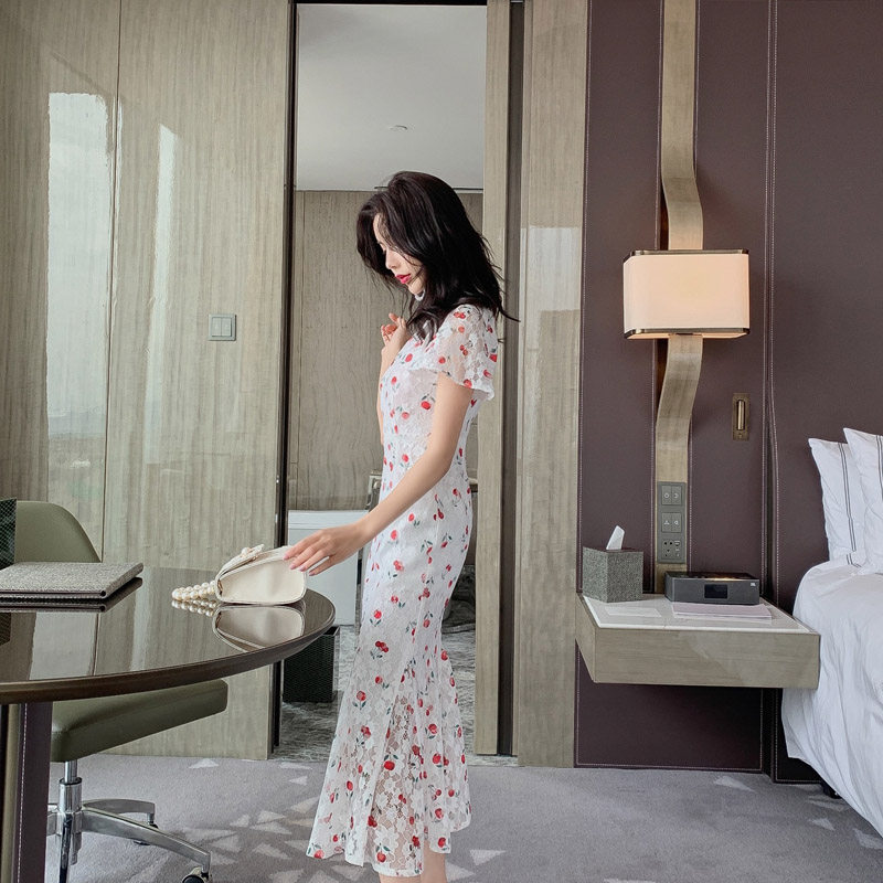 2020夏装樱桃印花白色蕾丝鱼尾裙子 紫嫣红藤连衣裙