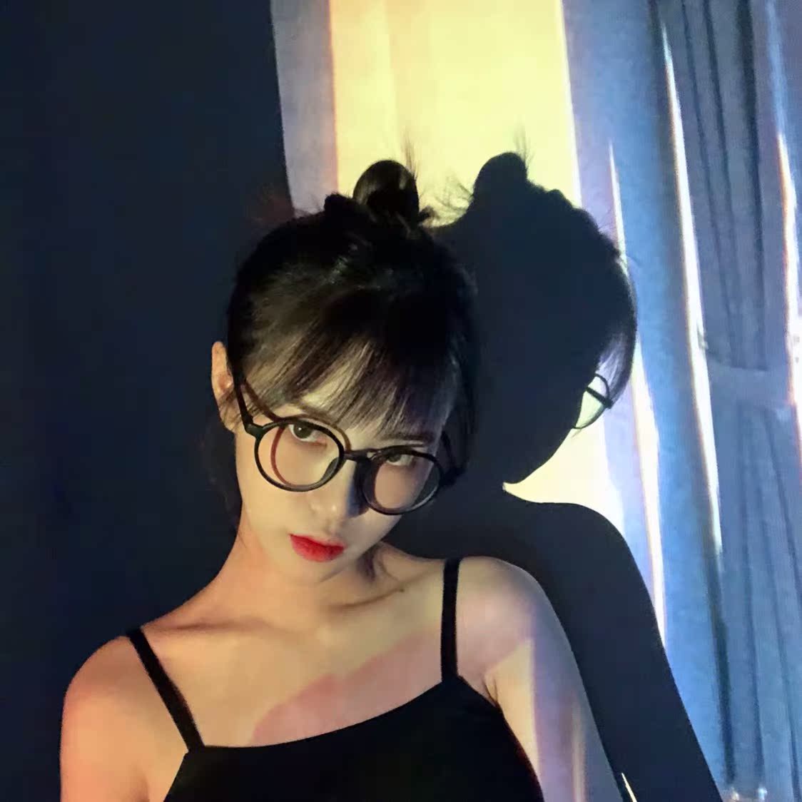 新款黑框眼镜女文艺复古不规则圆形近视眼镜架韩版潮素颜网红 2019 新款黑框眼镜女文艺复古不规则圆形近视眼镜架韩版潮素颜网红 2019