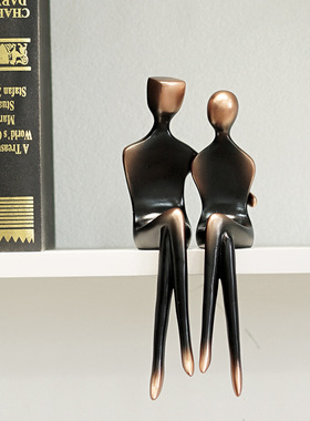 创意抽象情侣人物摆件艺术雕塑欧式家居书房柜边树脂工艺品坐桌边