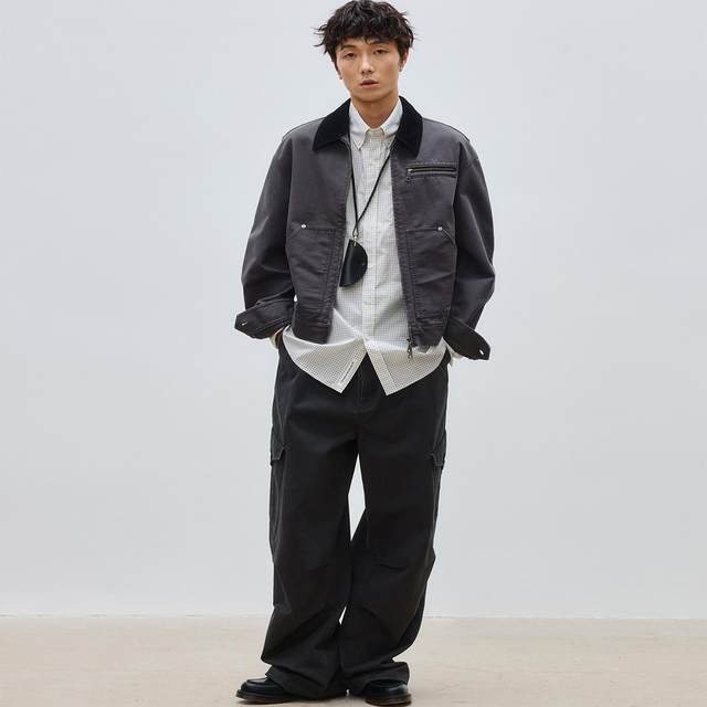 Heavyweight cotton canvas distressed washed-out patchwork workwear design short jacket