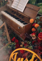 Old 7080 Organ Piano Retro Old-style Pedaled Second-hand Nostalgia Decorations Instruments Photography Props Art