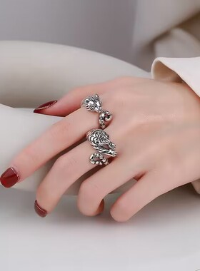 郑银季男女中性款S925银虎形戒指