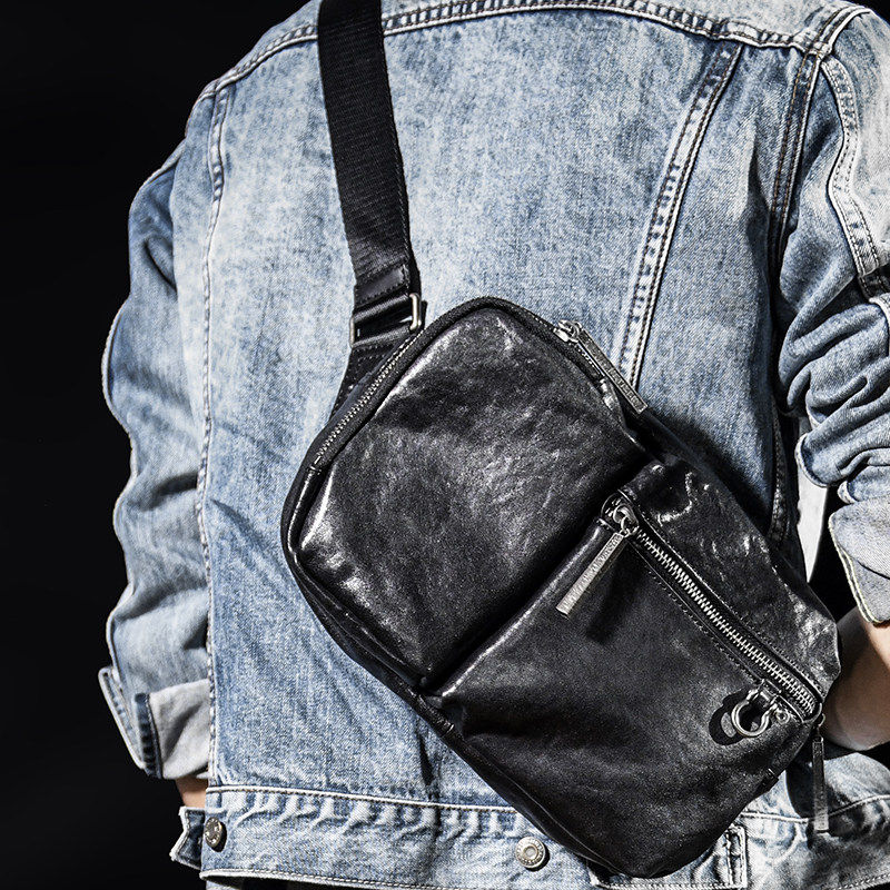 简约潮流单肩包男士真皮斜挎包胸包多袋机车小背包休闲通勤邮差包,淘宝优惠券,粉丝福利购,淘宝优惠卷