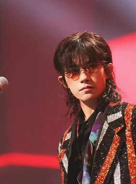 易烊千玺爱情鸟同款墨镜2022新款女高级感复古茶色半框拍照道具男