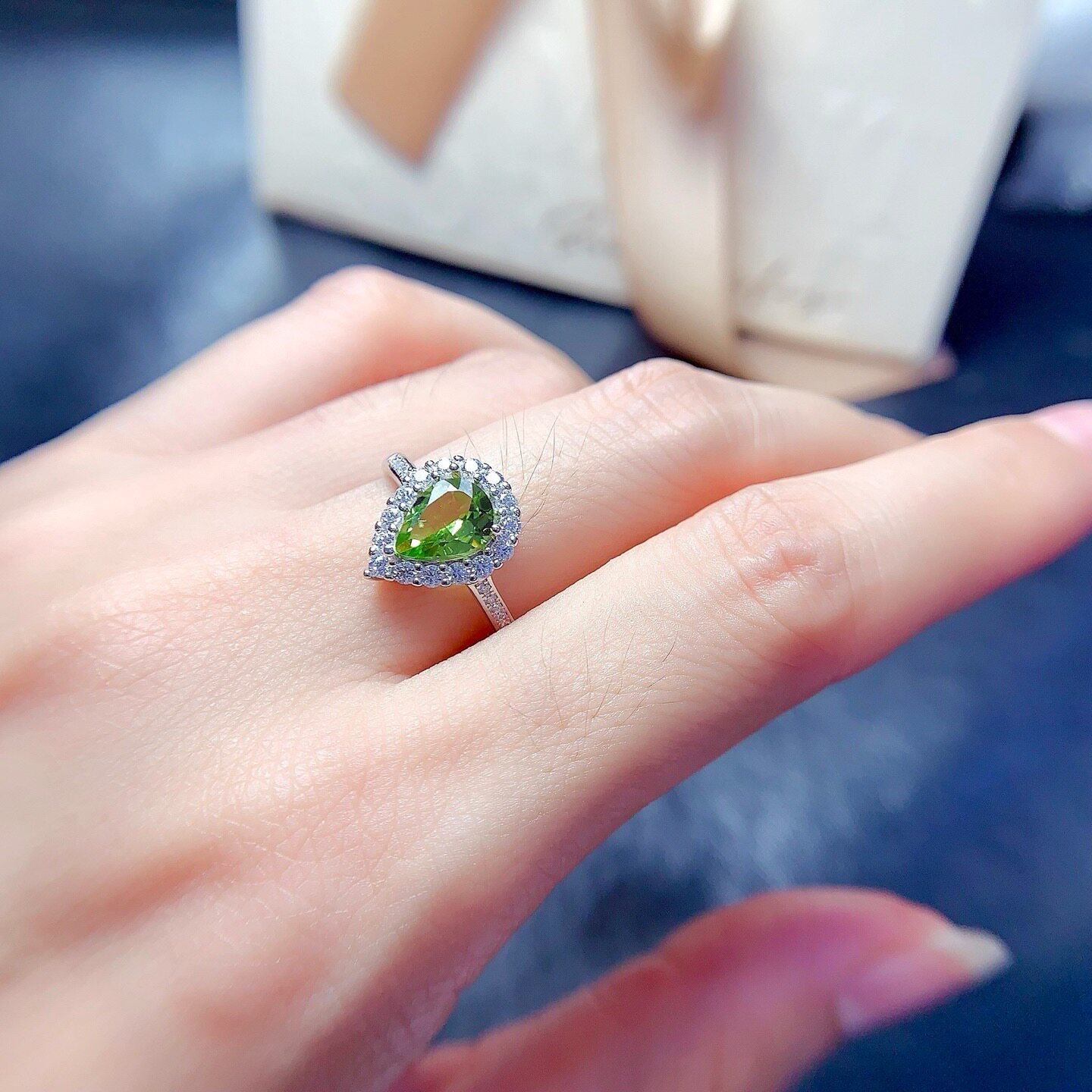 New natural peridot ring 925 silver gold plated main stone 6*8mm fashionable and versatile living ring