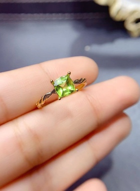 新款天然橄榄石糖塔戒指 晶体干净颜色美丽 石方6mm925银精工镶嵌