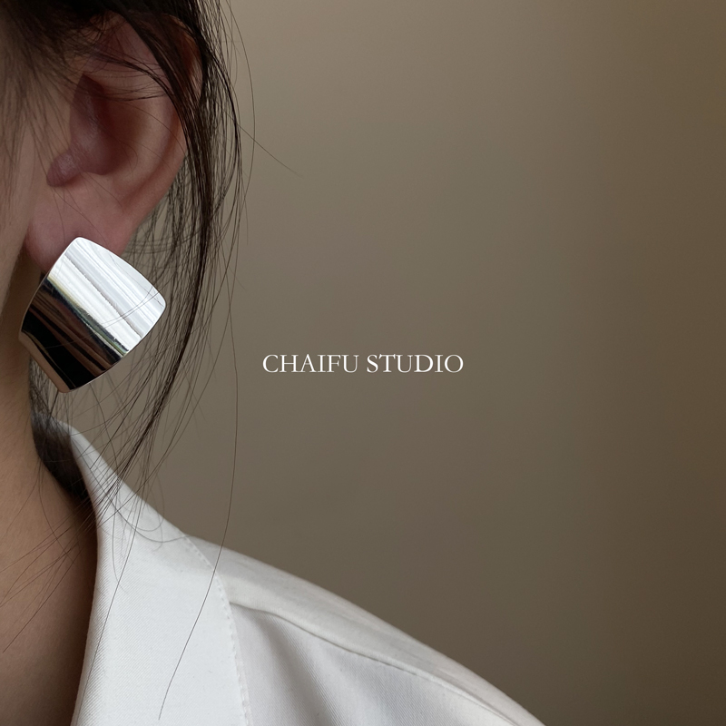 Chaifu studio /R488 S925银针欧美风夸大亮面几何高级质感耳钉 - 图1