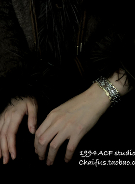 法式宫廷雕花镂空开口手镯