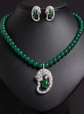 新中式高级感祖母绿轻奢豹子头