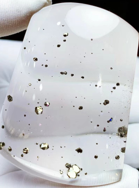 魅晶水晶晶体通透吊坠