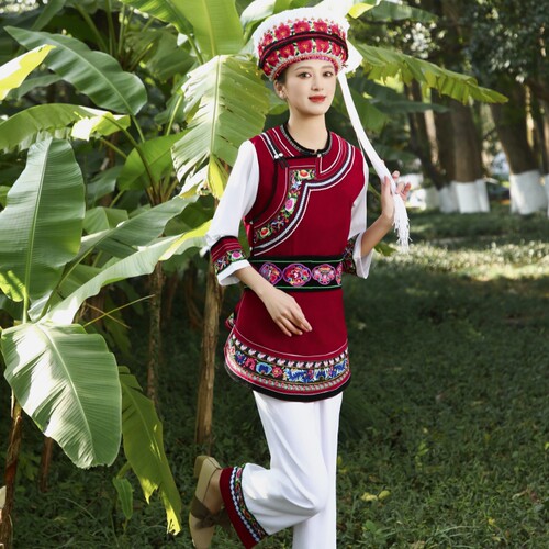 云南大理白族女装传统绣花金花服新款套装白族民族舞蹈演出服饰装 - 图2