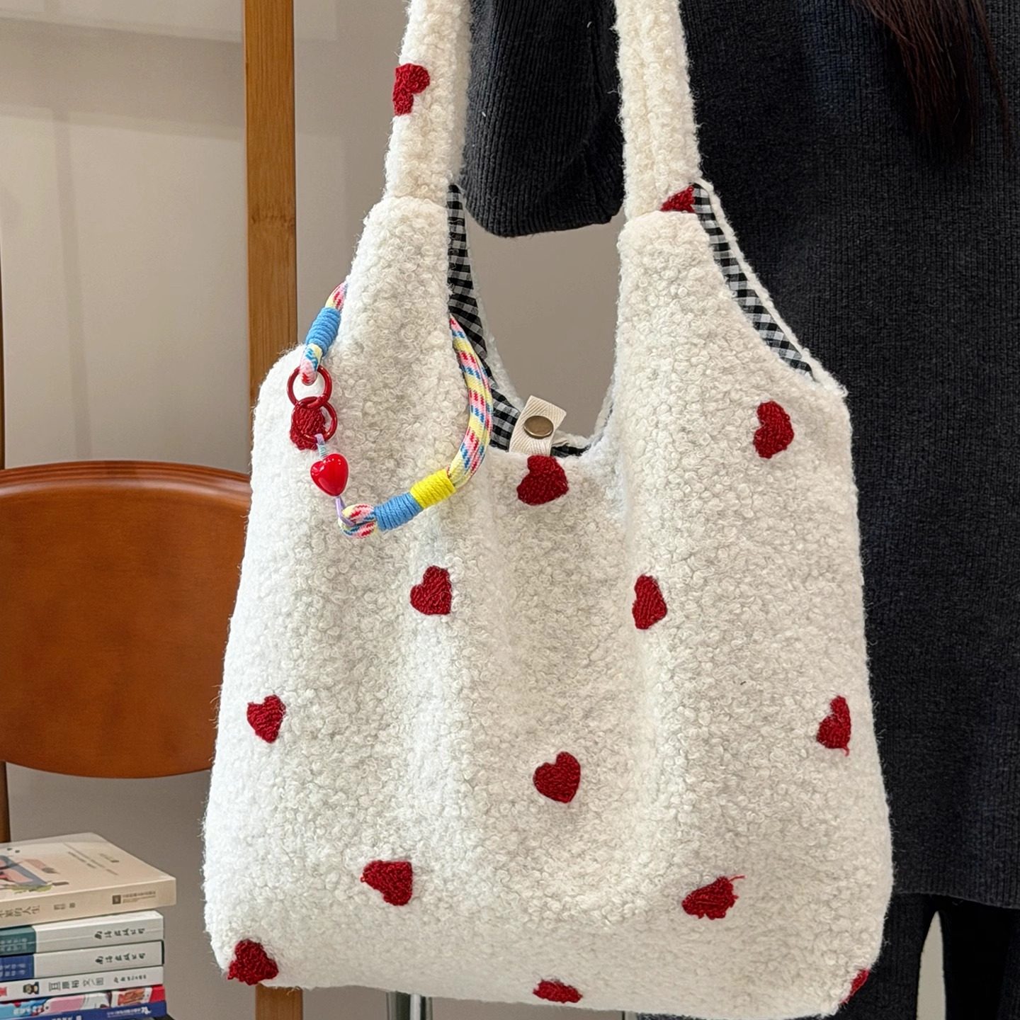 小众高级感毛绒托特包女秋冬大容量通勤百搭单肩包学生上课手提袋,淘宝优惠券,粉丝福利购,淘宝优惠卷