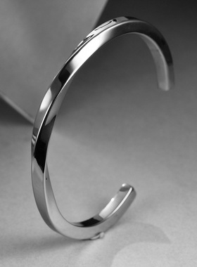 钛钢简约大方开口手镯