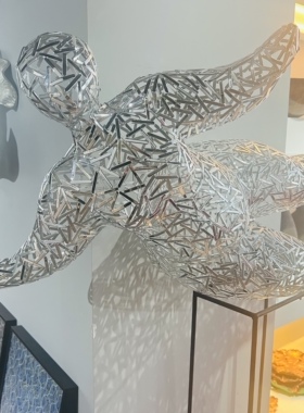 银色大堂迎宾雕塑落地摆件动感大雕塑金属制品