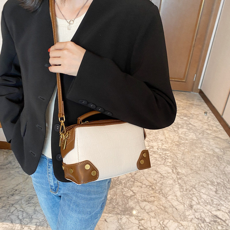 高级感法国小众设计包包女2022新款潮时尚撞色单肩包斜挎包小方包,淘宝优惠券,粉丝福利购,淘宝优惠卷