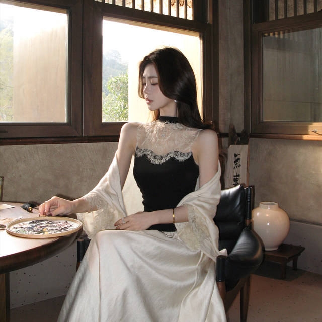 ດ້ານເທິງຂອງເຄື່ອງຫຍິບຜ້າ Li Lace ຂອງ Muzi Li