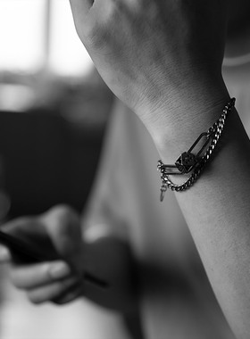 由己 玲珑骰子安红豆入骨相思君知否情人表白生日礼物银骰子手链