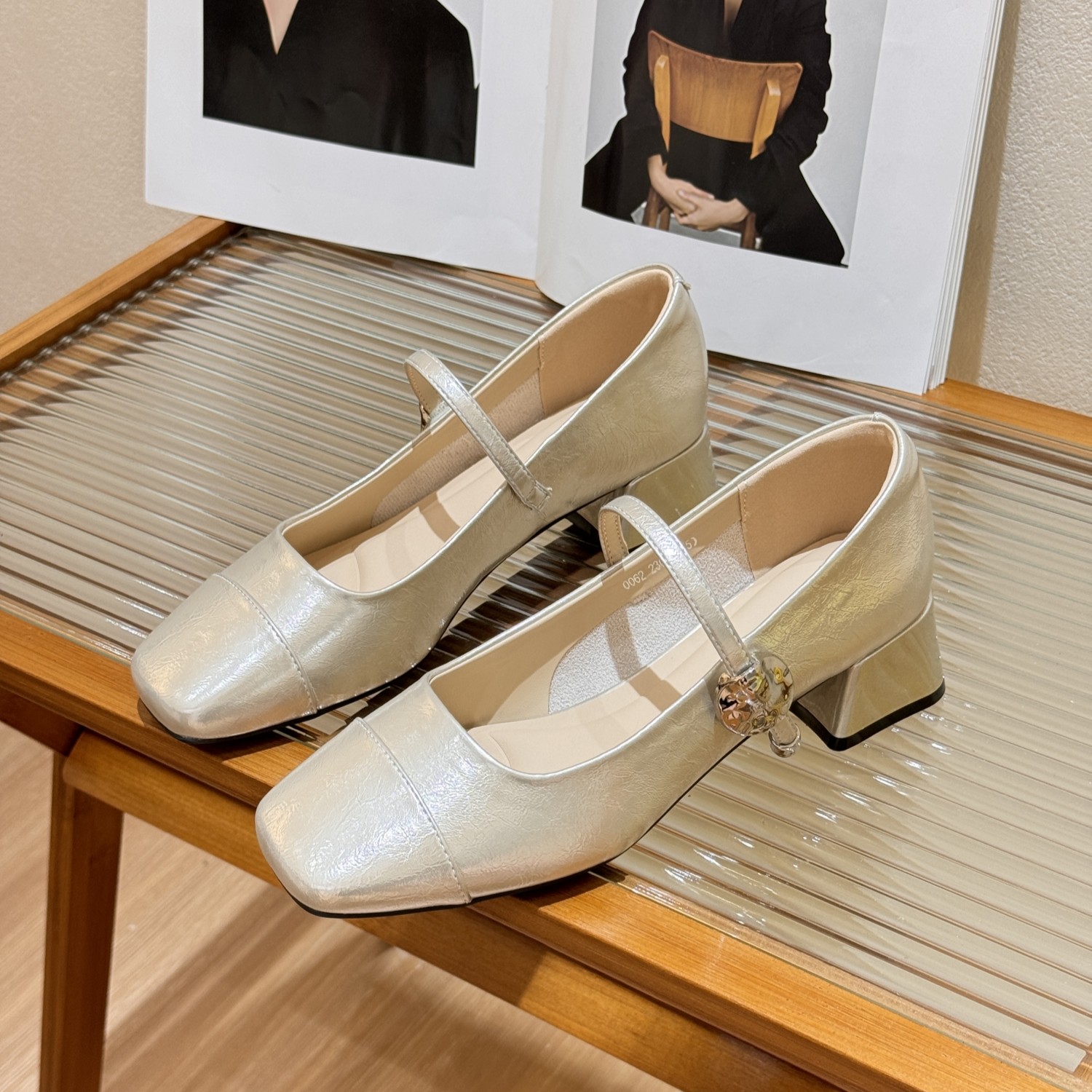 小众复古银色玛丽珍鞋女2025夏季新款百搭粗跟方头一字扣气质单鞋,淘宝优惠券,粉丝福利购,淘宝优惠卷
