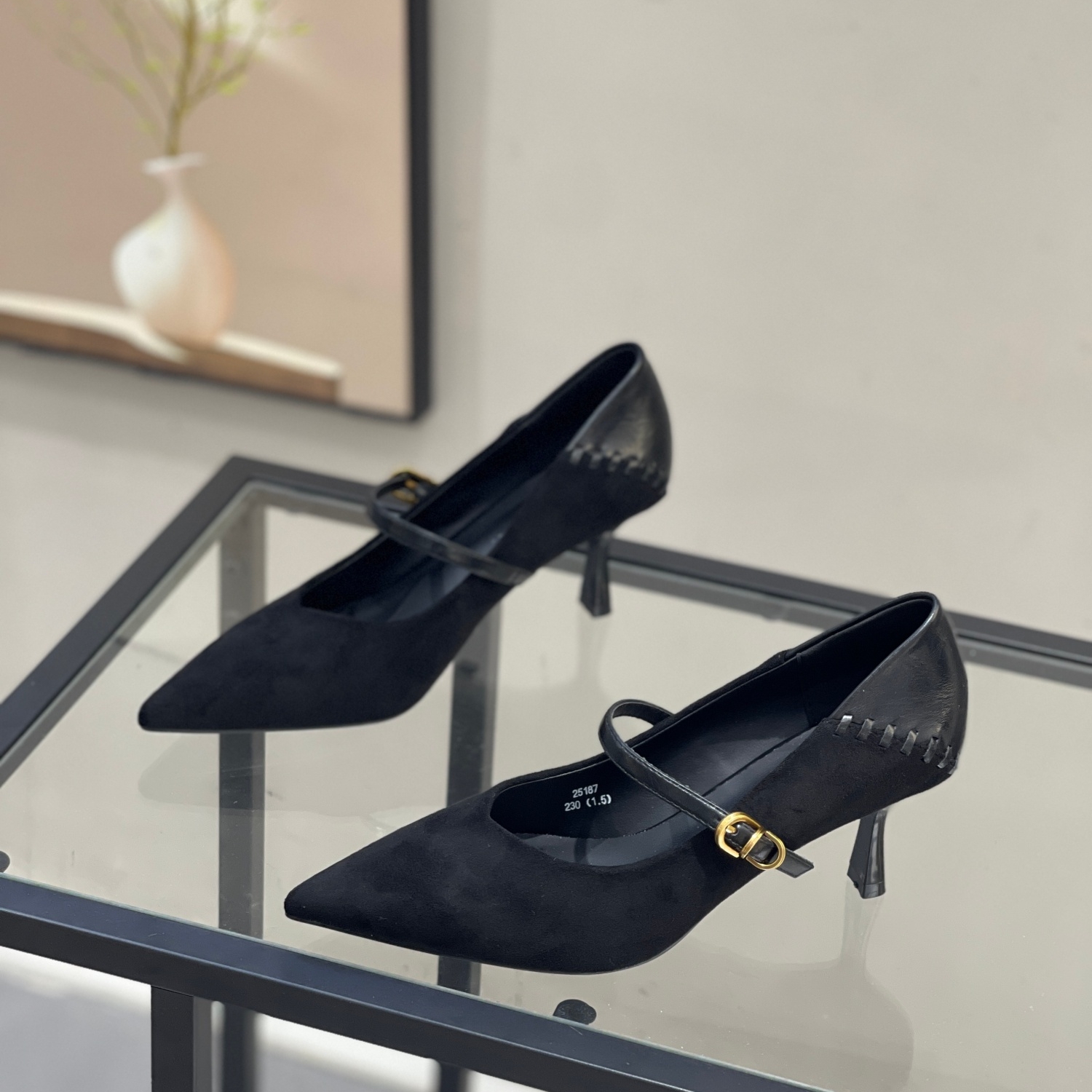 法式尖头高跟鞋女2025新款秋季复古细跟浅口单鞋温柔气质玛丽珍鞋 - 图3