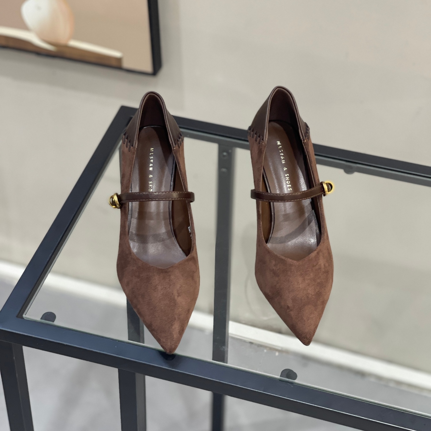 法式尖头高跟鞋女2025新款秋季复古细跟浅口单鞋温柔气质玛丽珍鞋 - 图0