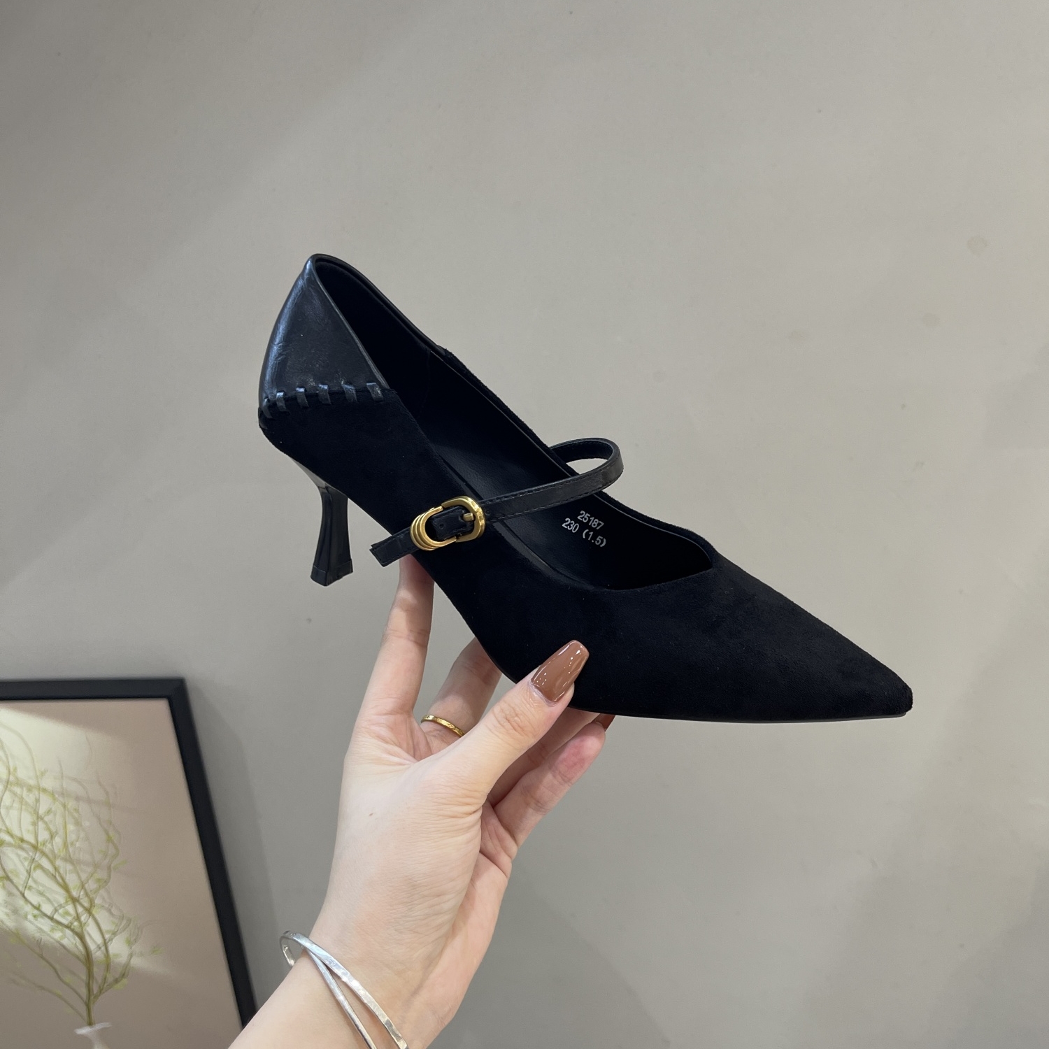 法式尖头高跟鞋女2025新款秋季复古细跟浅口单鞋温柔气质玛丽珍鞋 - 图2