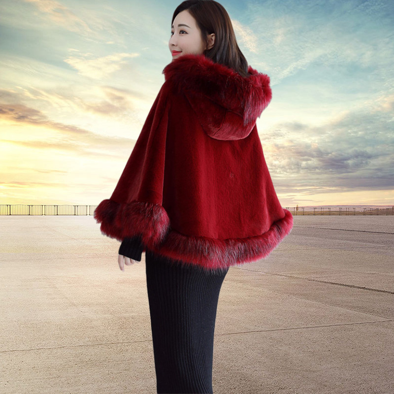 加厚斗篷短款皮草流行新款2020大衣 游走色彩服饰毛呢外套