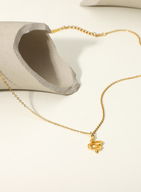 INS流行新款不锈钢链环蛇吊坠项链首饰18K镀金蛇吊坠项链饰品女式