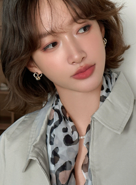 JILIFANG欧美复古经典款金色打结医用钢针气质小巧简约耳环耳饰女