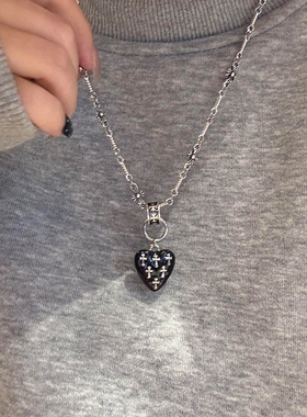 甜酷黑色爱心十字架项链时尚百搭