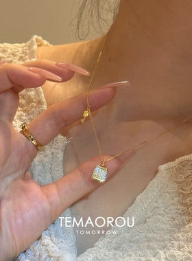 金色爆闪满钻密锁钥匙项链高级感