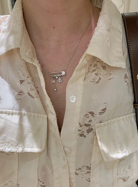 拉丝鸢尾花别针吊坠项链高级轻奢