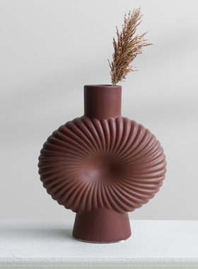 北欧轻奢条纹陶瓷花瓶摆件创意不规则花插家居客厅插花器装饰品