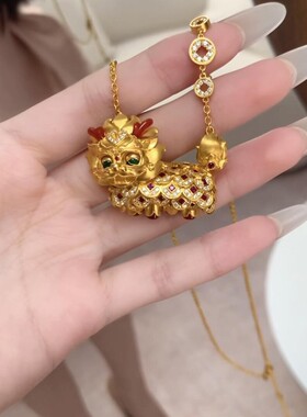 古法宫廷风铜钱麒麟祥瑞红色吊坠点钻挂坠时尚轻奢呆萌复古锁骨链