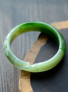 碧玉雕花扁条女款礼物平安镯