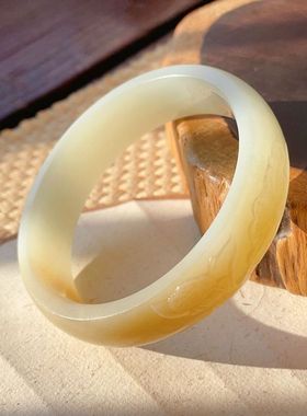 新疆和田玉手镯糖青白玉扁条雕花玉镯子高密度雕莲花女款平安镯58