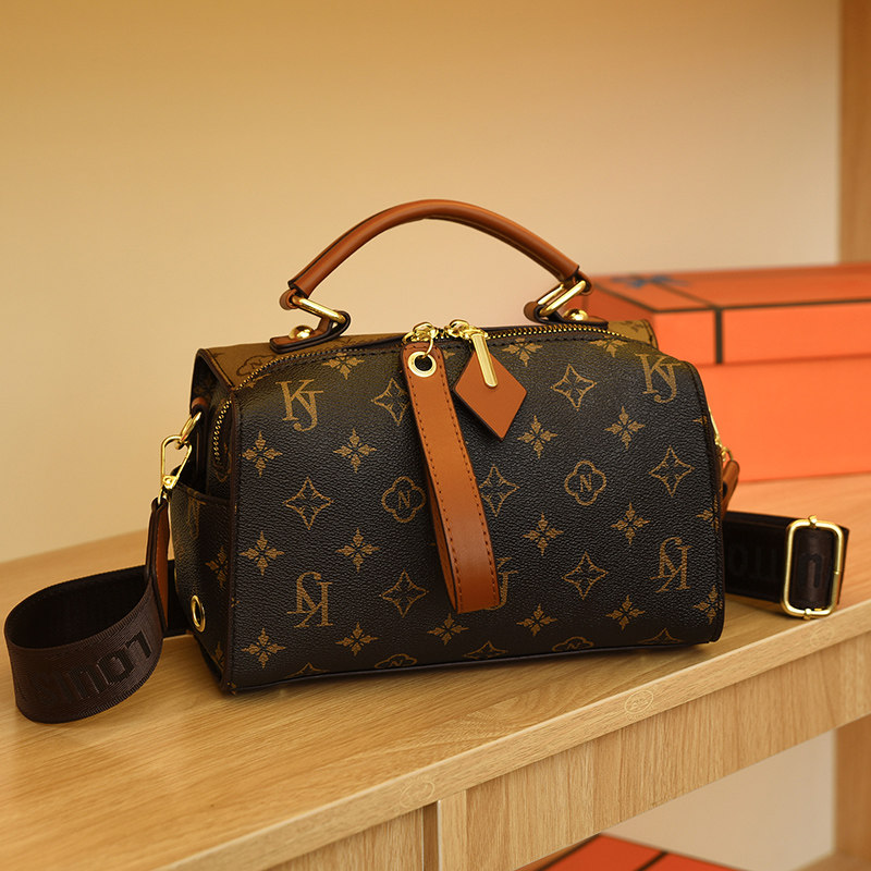 今年新款2022春潮印花质感波士顿包 古阑迪莉女士包袋