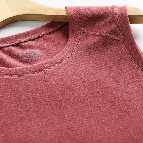 Удерживающий тепло утепленный двусторонний бархатный приятный телу жилет, облегающий крой, в обтяжку